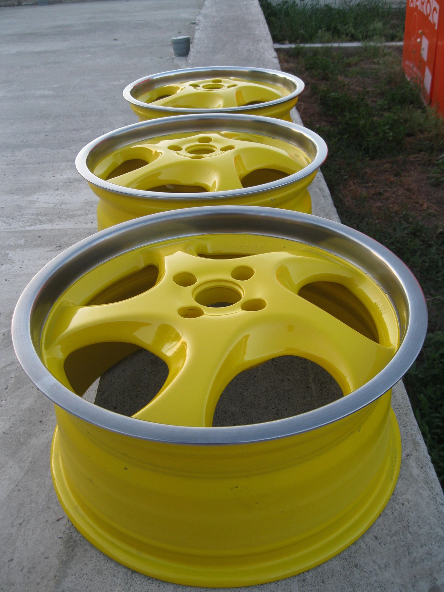 Porsche in Yellow