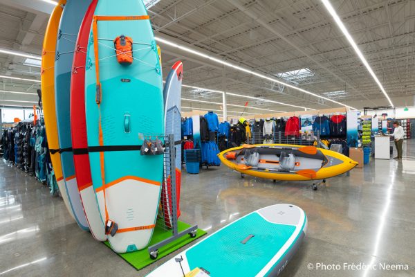 May 26, 2019 Emeryville / CA / USA - Interior view of Decathlon Sporting  Goods flagship store, the first open in the San Francisco bay area, near  Oakl Stock Photo - Alamy