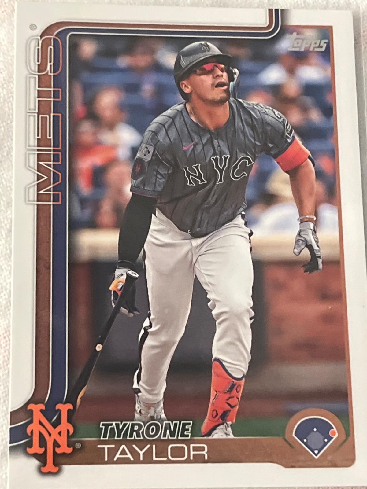 Tyrone Taylor #225 Baseball Cards 2025 Topps