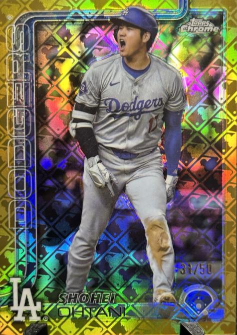 Shohei Ohtani [Gold Refractor Image Variation] #1