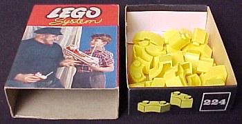 2 x 2 Curved Bricks #224 LEGO Classic