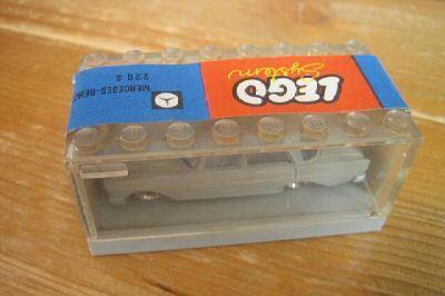 Mercedes 220 & Garage #264 LEGO Classic