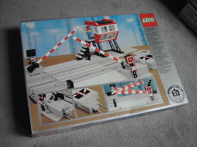 Remote Controlled Road Crossing #7866 LEGO Train