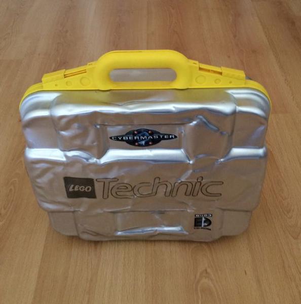 CyberMaster with Storage Case #8483 LEGO Technic