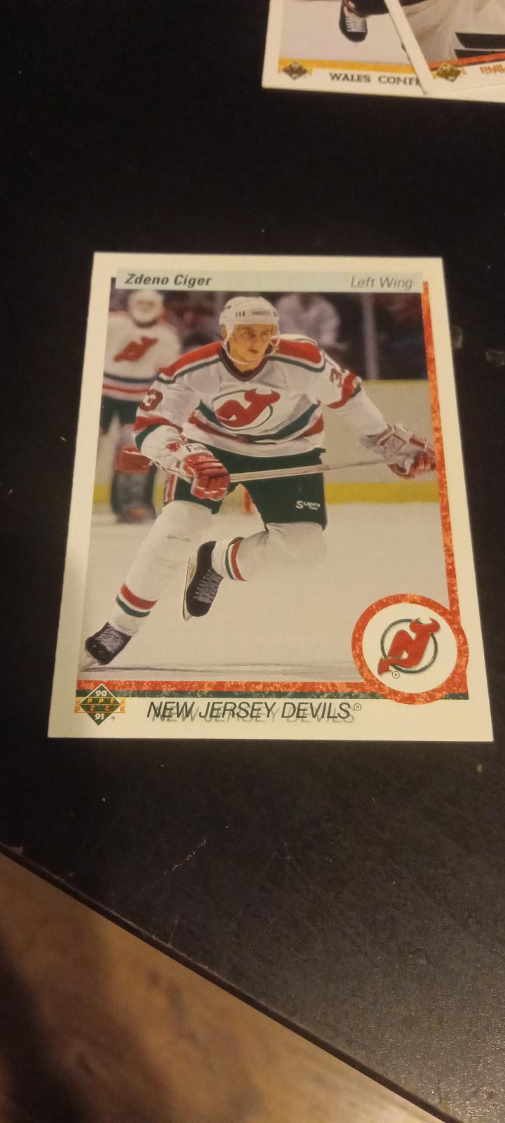 Zdeno Cigar #429 Hockey Cards 1990 Upper Deck