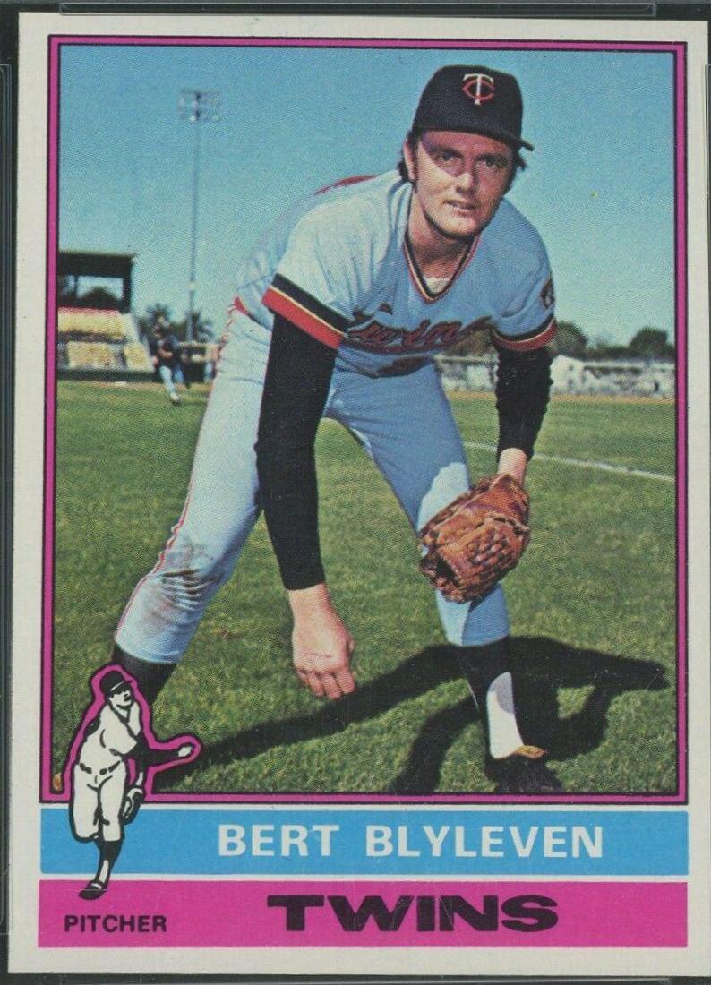 Bert Blyleven #235 Baseball Cards 1976 Topps