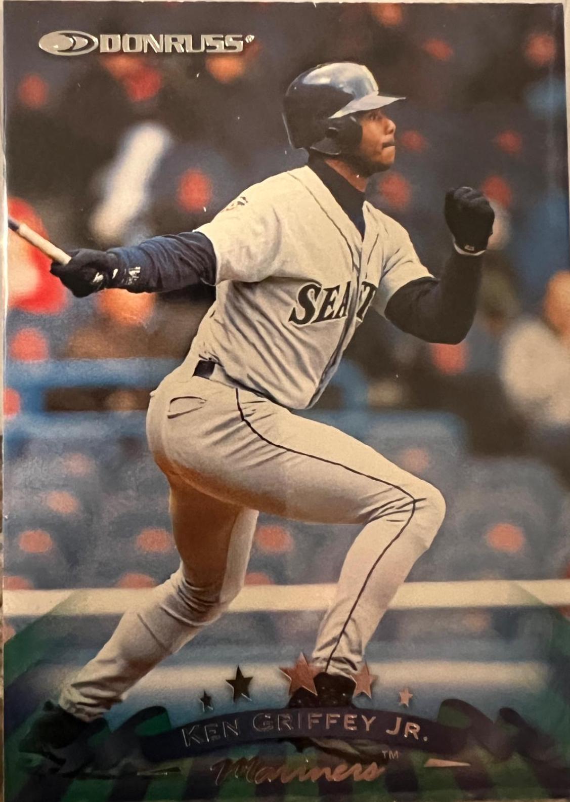 Ken Griffey Jr. #28 Baseball Cards 1998 Donruss