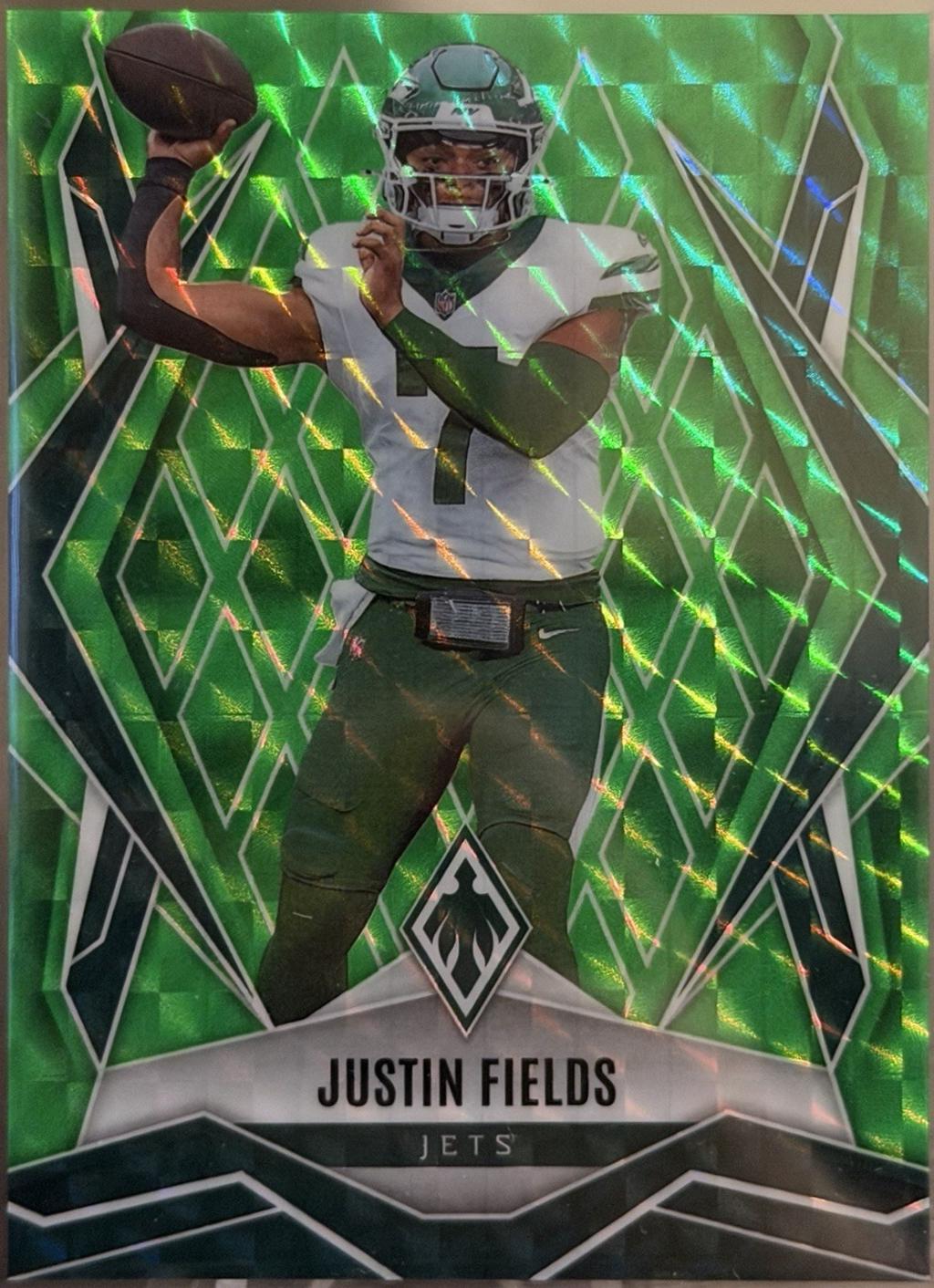 Justin Fields [Lime Green Pyramids] #107 Prices | 2025 Panini
