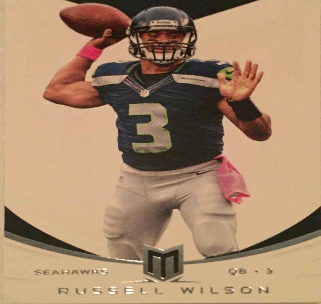 Russell Wilson #44 Football Cards 2013 Panini Momentum