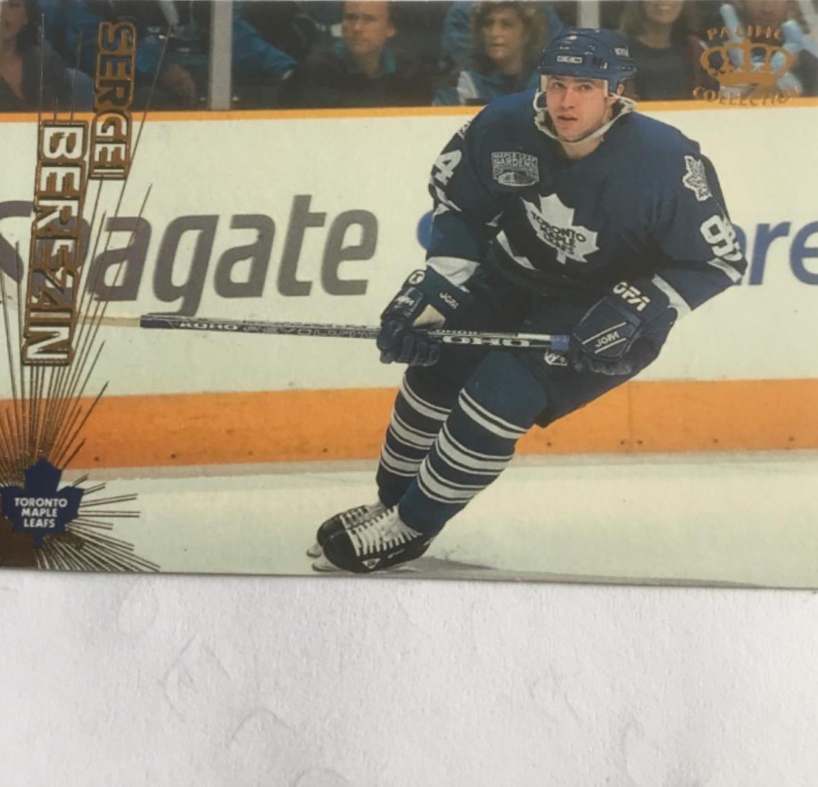 Sergei Berezin #36 Hockey Cards 1997 Pacific Crown