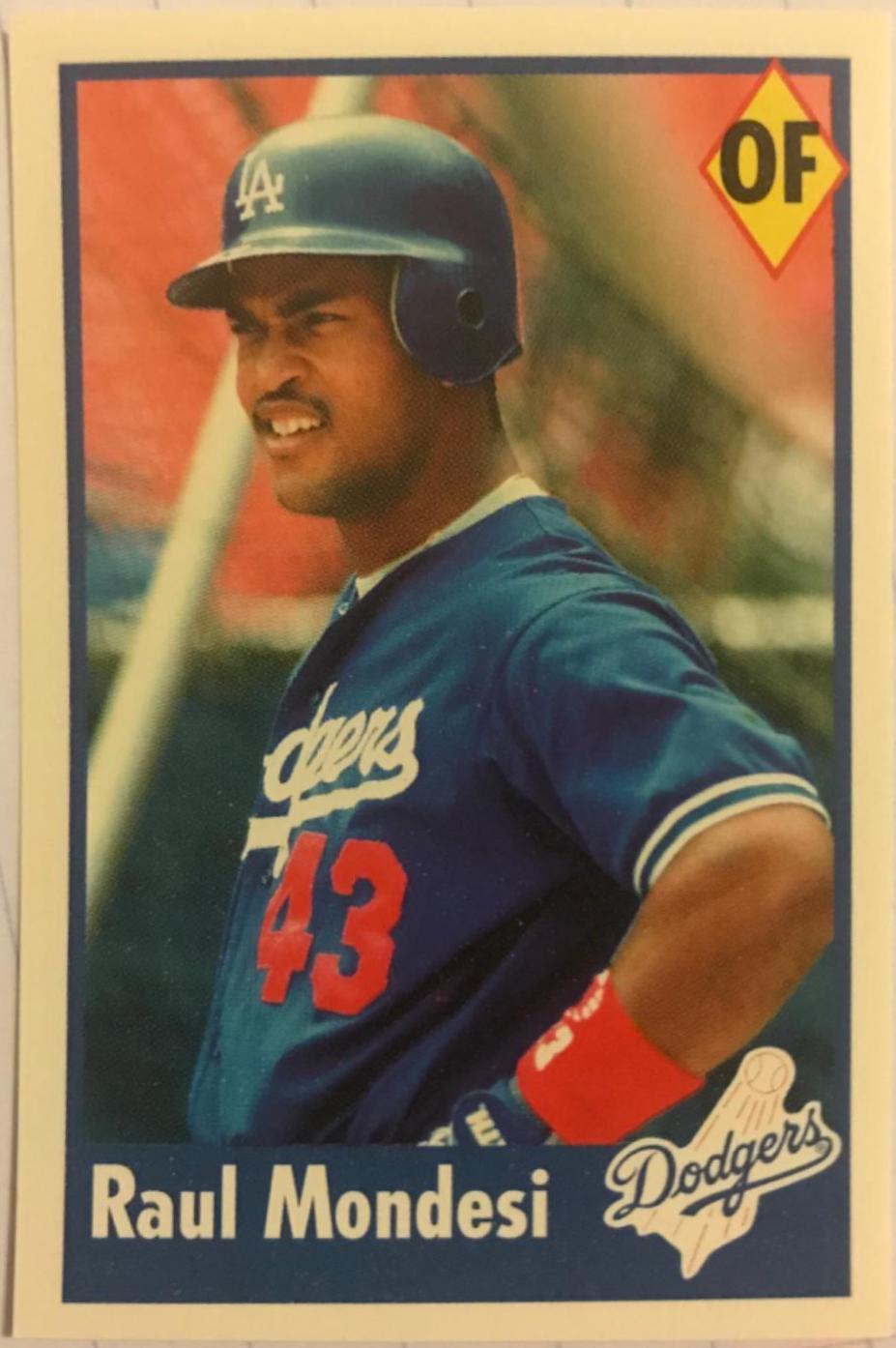 Raul Mondesi #111 Baseball Cards 1995 Fleer Panini Stickers