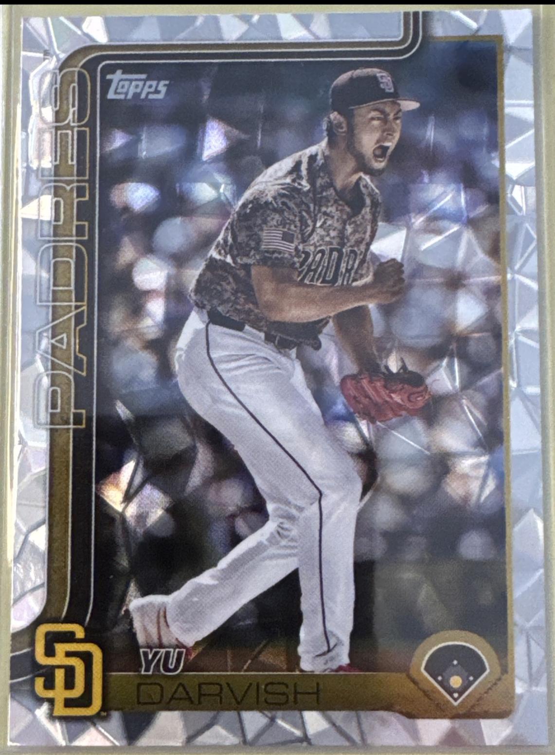 Yu Darvish [Orange Diamante] (2025 Topps)