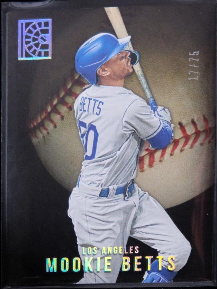 Mookie Betts [Holo Silver] #192