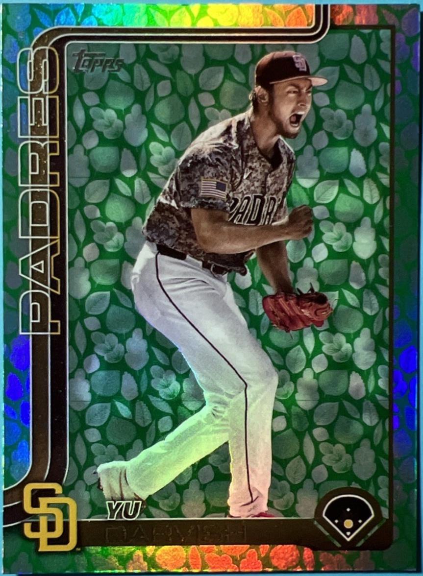 Yu Darvish [Holiday] #323 Prices | 2025 Topps | Baseball Cards