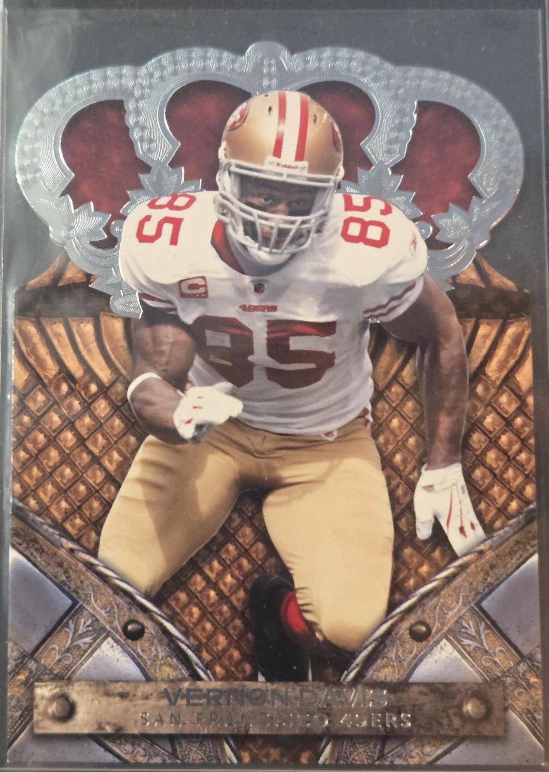 Vernon Davis #98 Football Cards 2011 Panini Crown Royale