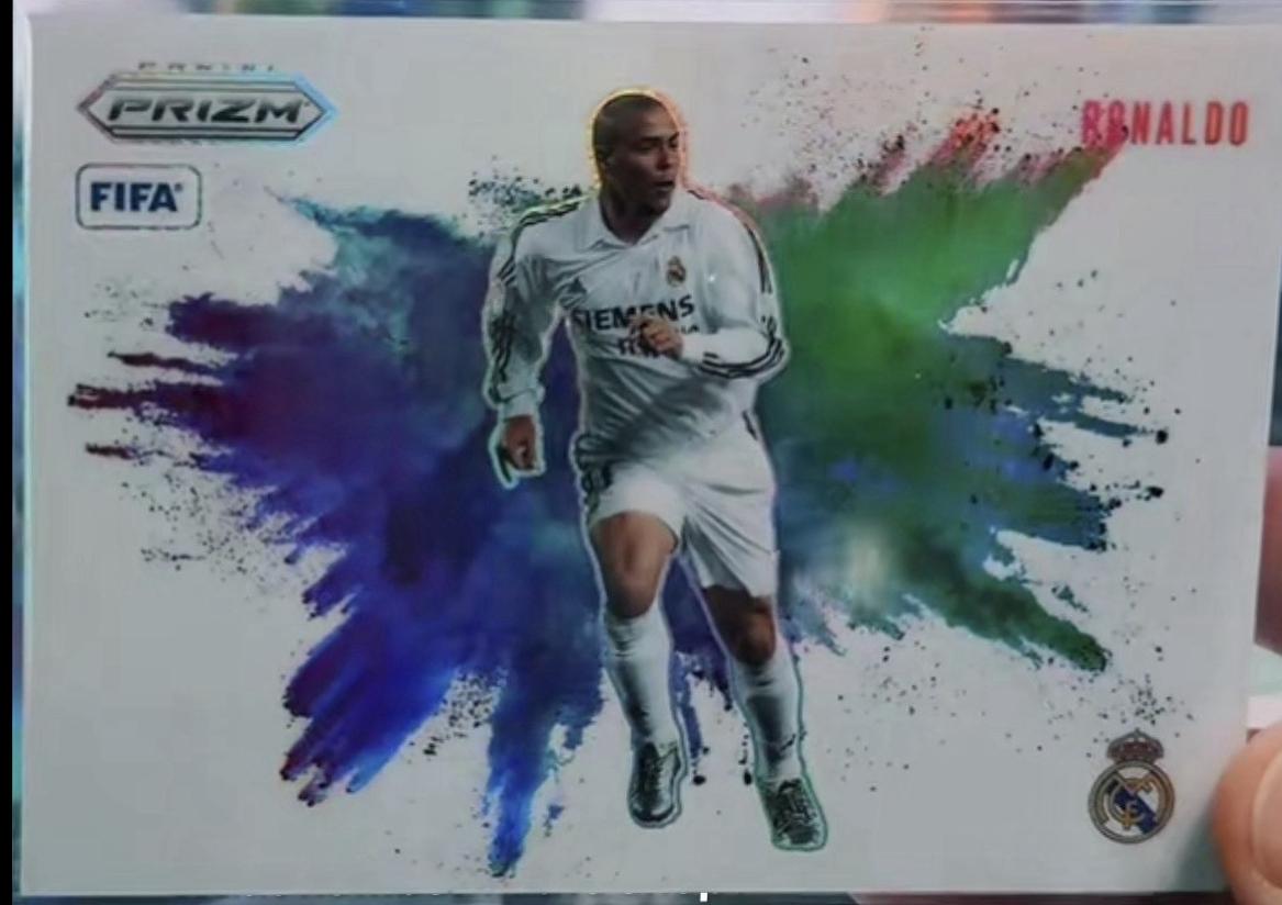 2025 Panini Prizm FIFA Color Blast Ronaldo #17 card