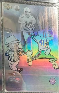 Bugs Bunny, Dan Marino, Porky Pig