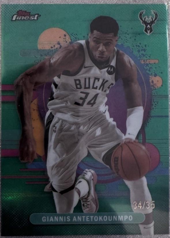 Giannis Antetokounmpo [Green Refractor] #148