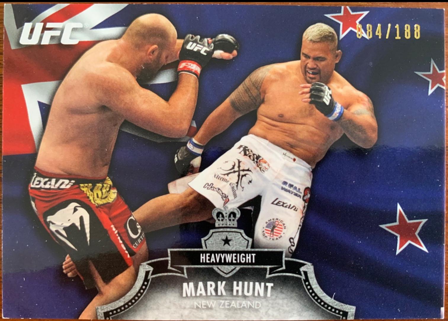 Mark Hunt [Flag] #22 Prices | 2012 Topps UFC Bloodlines | UFC Cards