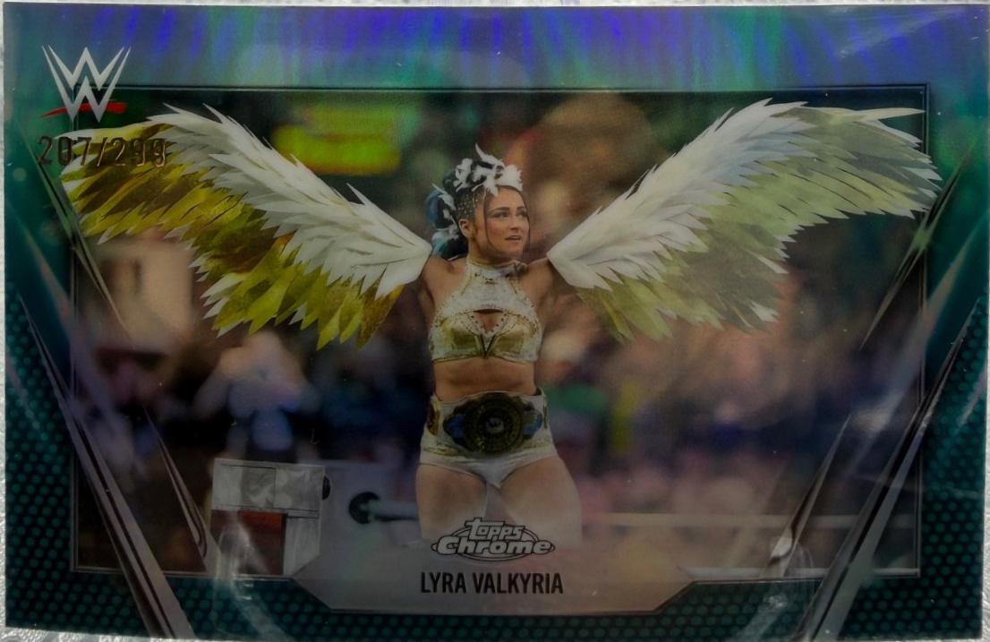 Lyra Valkyria [Teal Refractor] #68