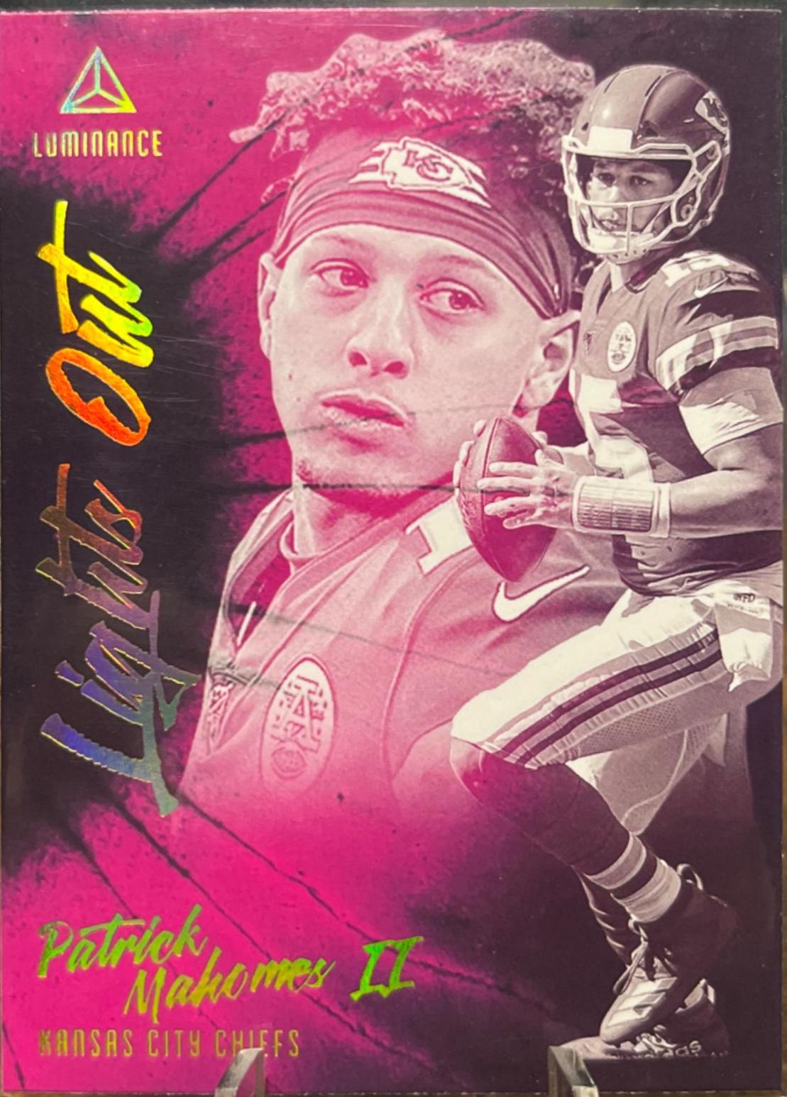 Patrick Mahomes II #LO2 Football Cards 2020 Panini Luminance Lights Out