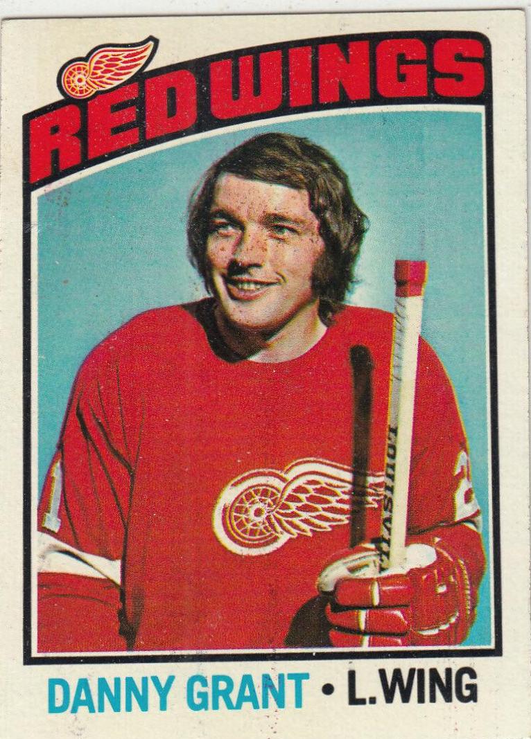 Danny Grant #16 Hockey Cards 1976 Topps