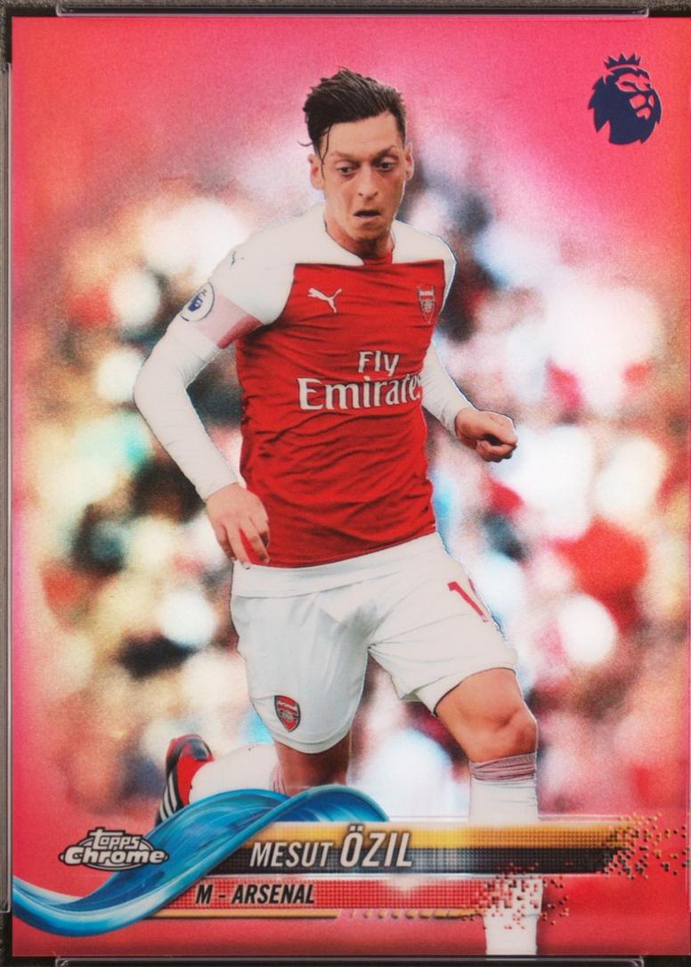 Mesut Ozil [Red Refractor] #90