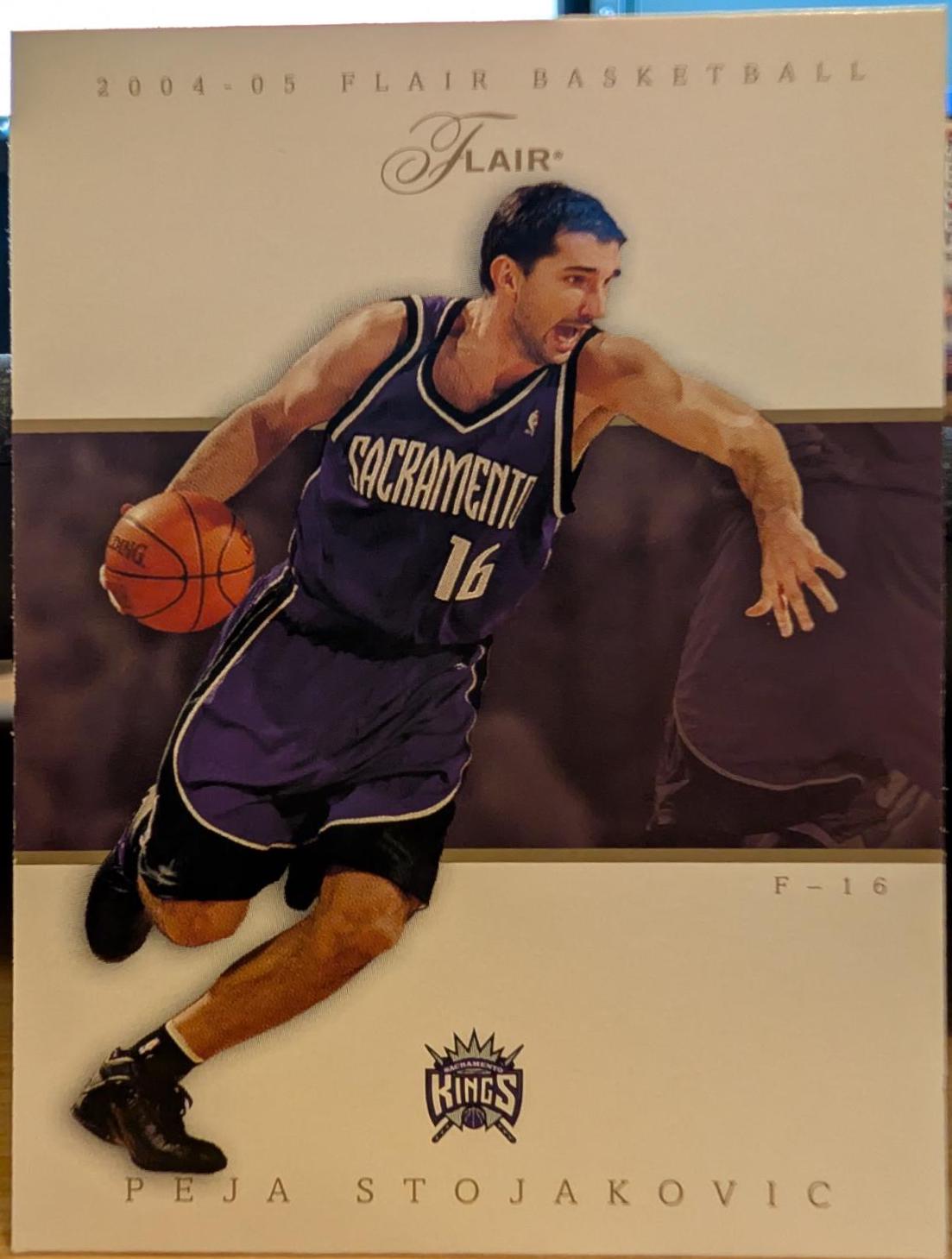 Peja Stojakovic #42 2004-05 Flair Basketball