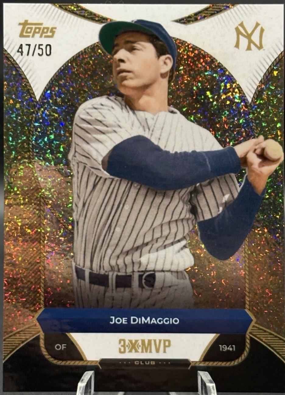 Joe DiMaggio [Gold Stardust Foil] #32