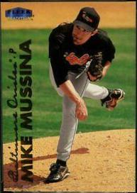 Mike Mussina #154 Baseball Cards 1999 Fleer