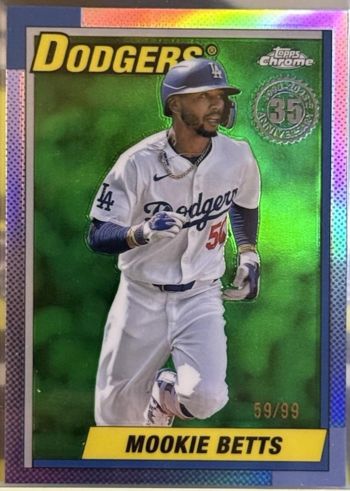 Mookie Betts [Green Refractor] #90CB-8