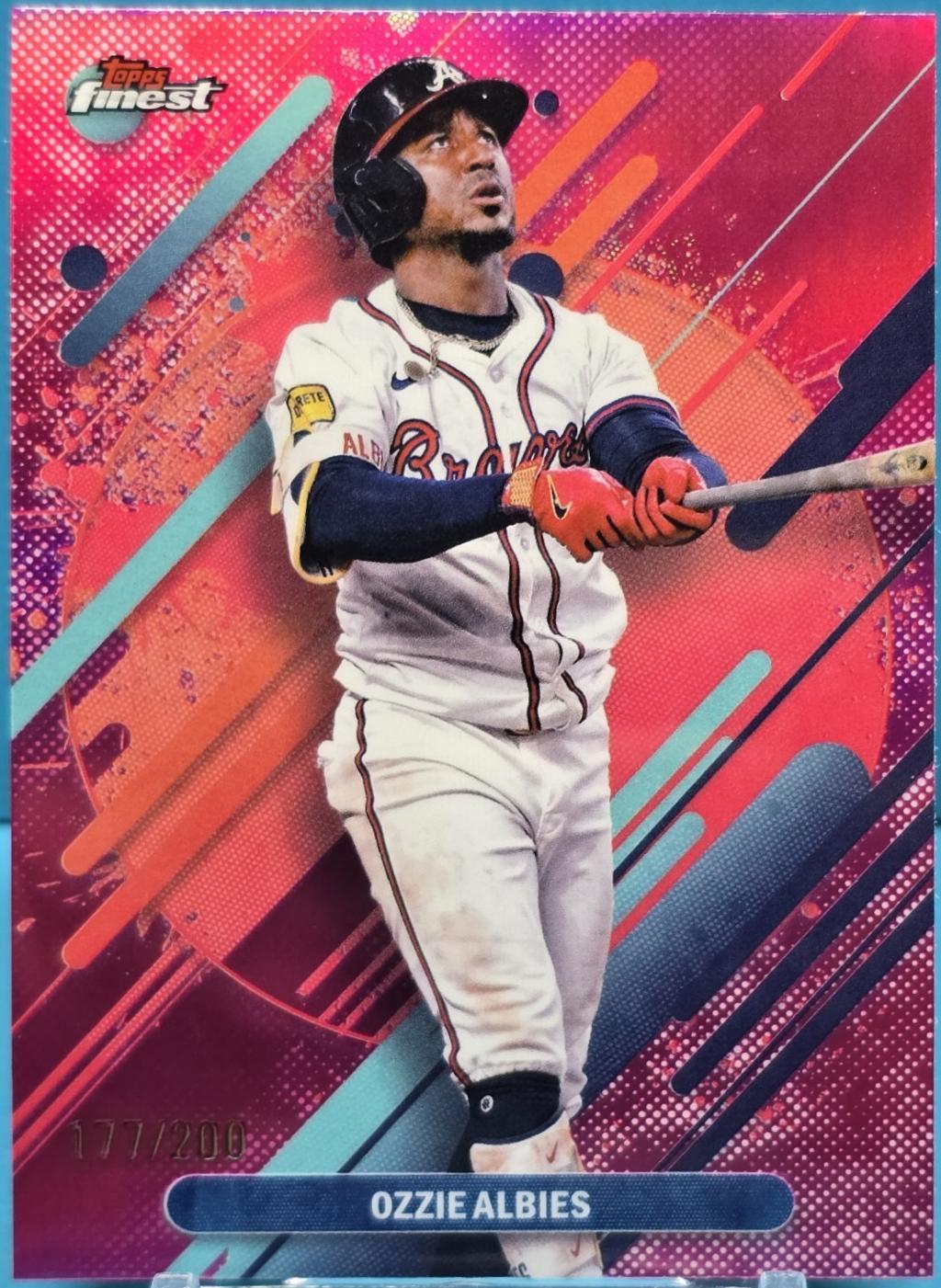 Ozzie Albies [Magenta Refractor] #222