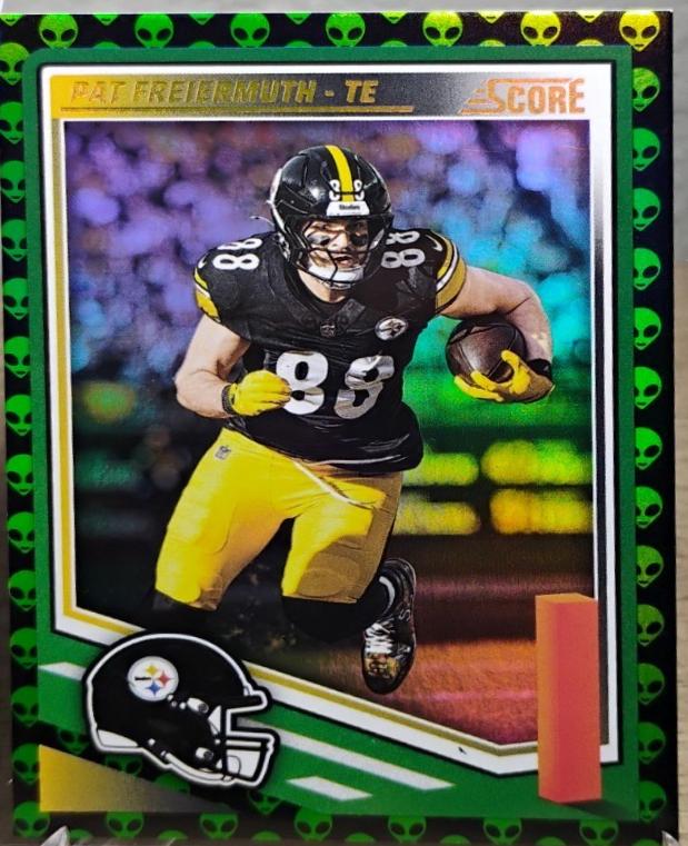 Pat Freiermuth #90 2025 Panini Score Football