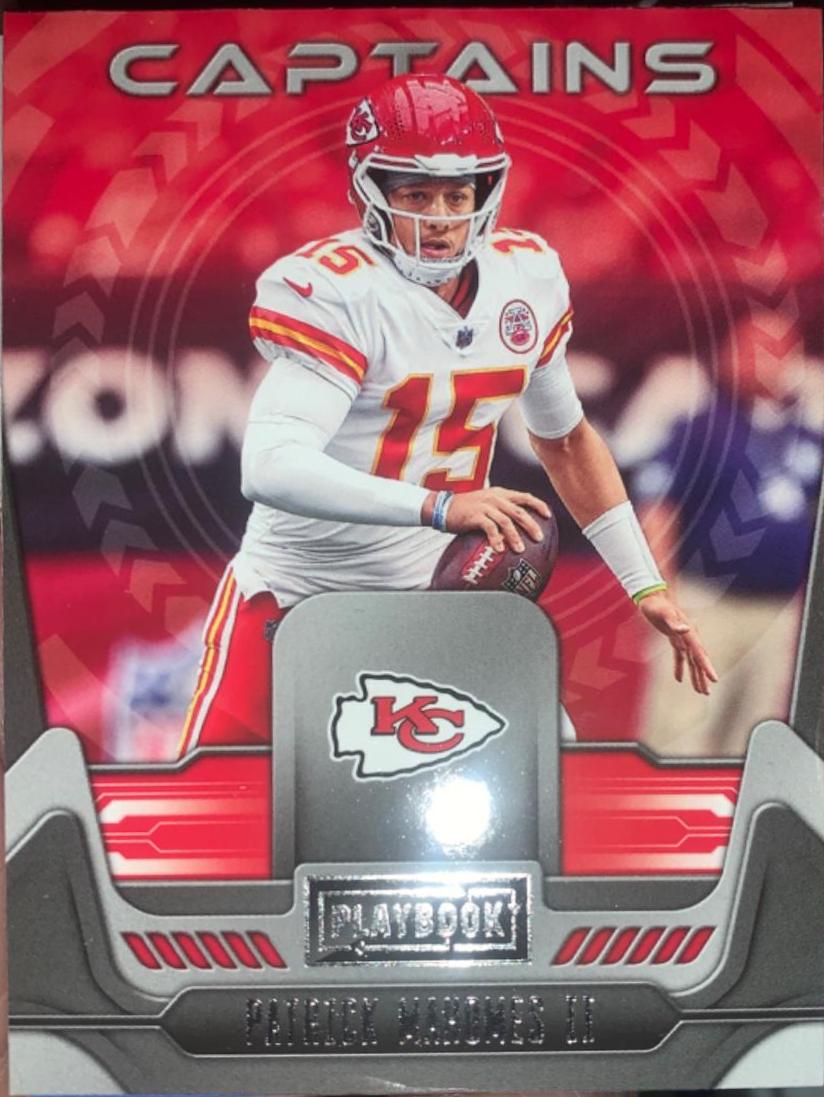 Patrick Mahomes II #C-3 Football Cards 2022 Panini Playbook Captains