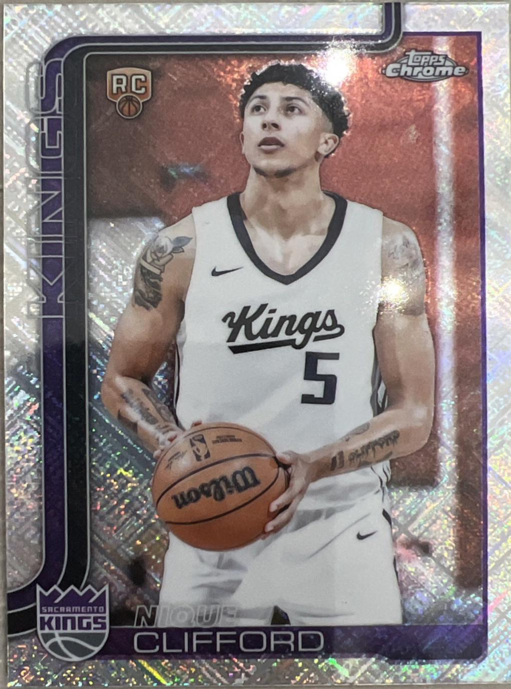 2025 Topps Chrome Nique Clifford [Skylight Refractor] #274 card