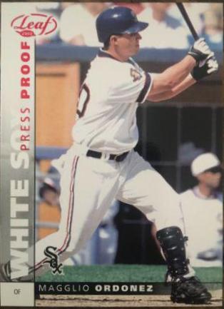Magglio Ordonez #16 Baseball Cards 2002 Leaf