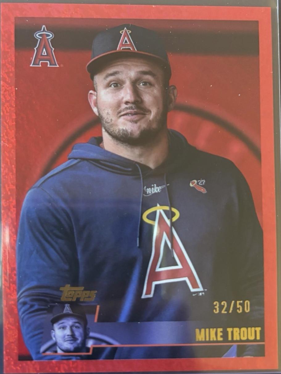 Mike Trout [Red Image Variation] #175