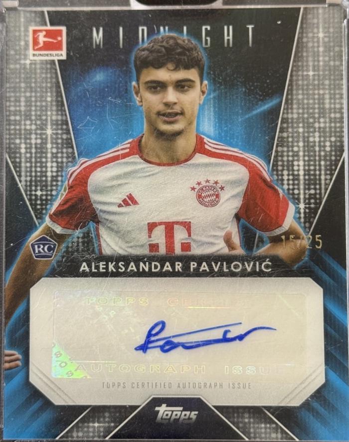 Aleksandar Pavlovic #GG-AP Soccer Cards 2023 Topps Midnight Bundesliga Glimmer Graph