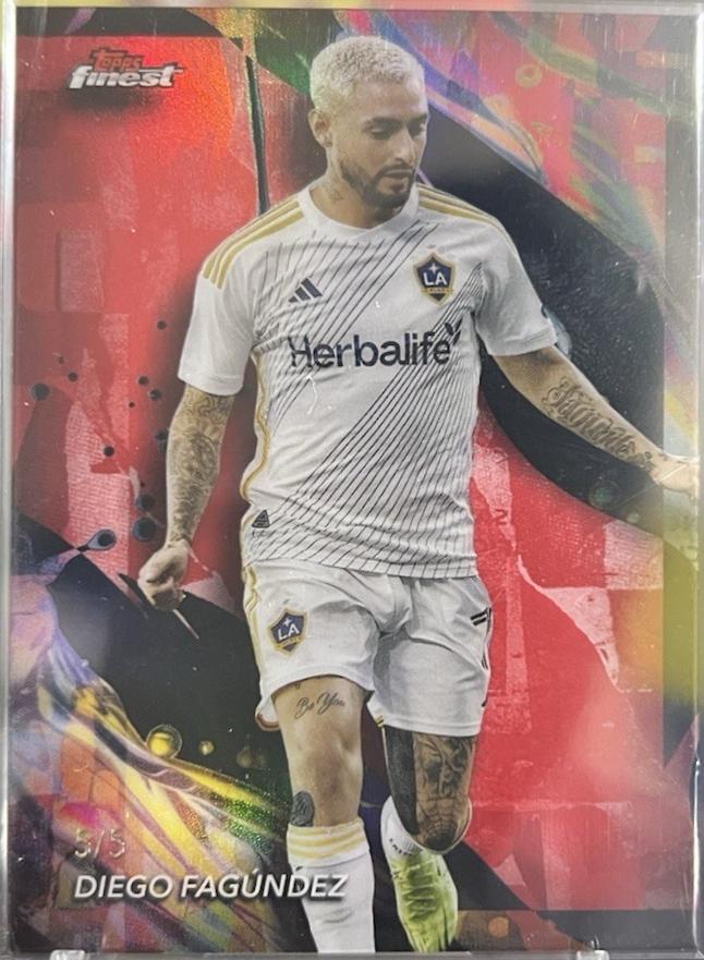 Diego Fagundez [Red Refractor] #181