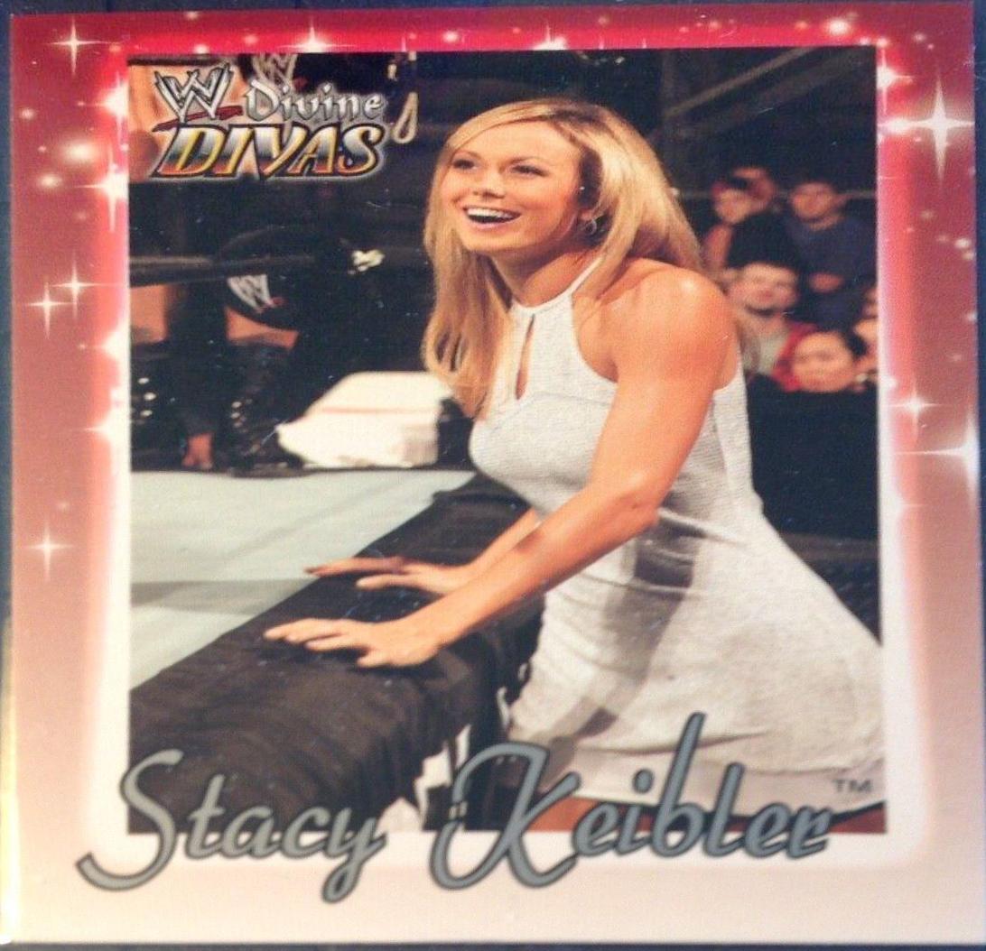 Stacy Keibler #5 Wrestling Cards 2003 Fleer WWE Divine Divas