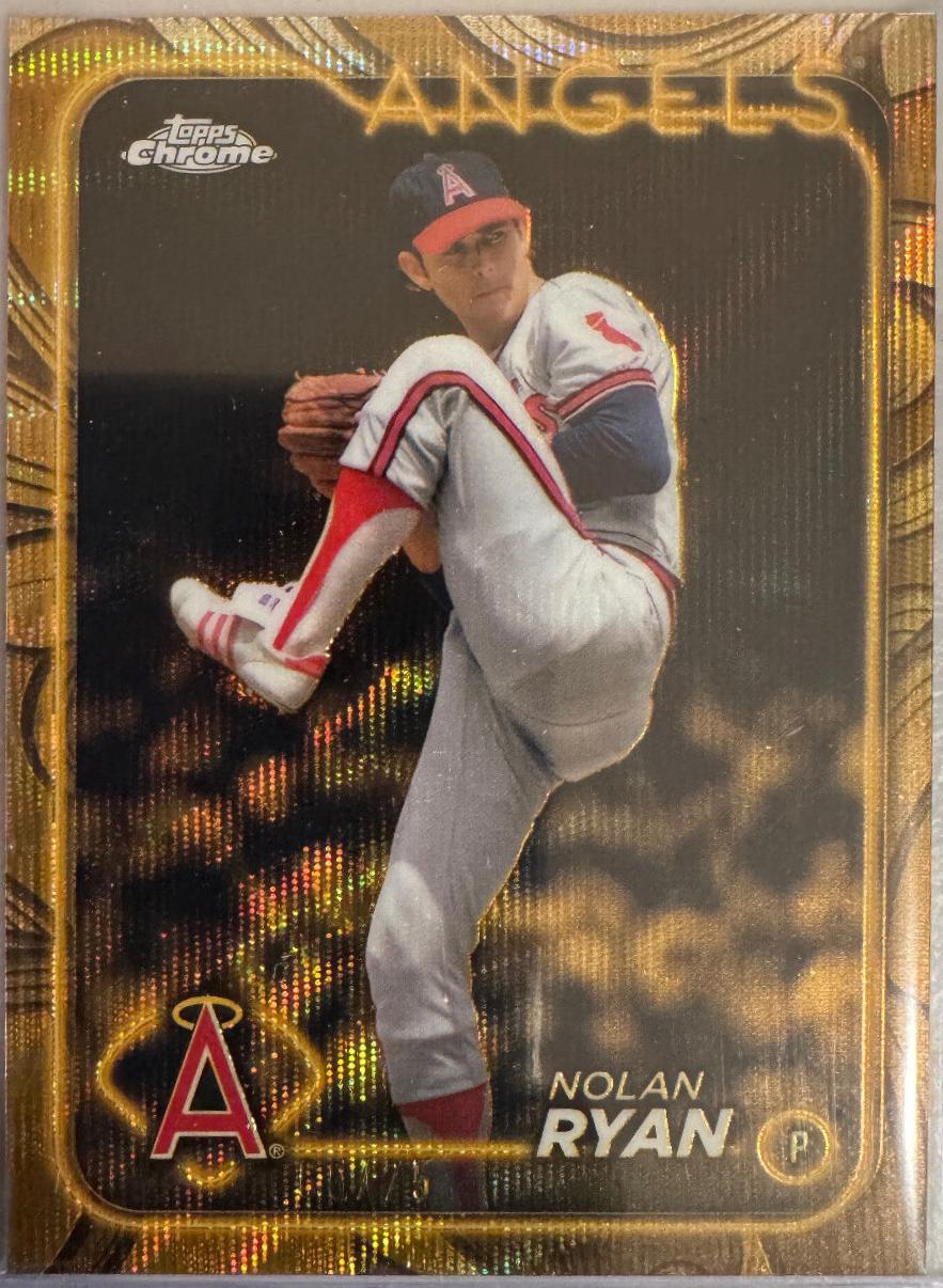 Nolan Ryan [Gold Refractor] #32