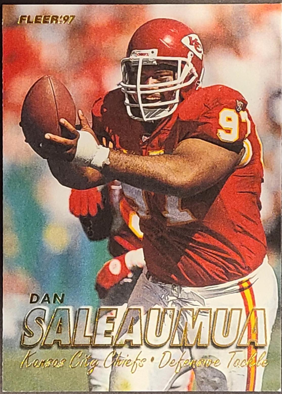 Dan Saleaumua #25 Football Cards 1997 Fleer