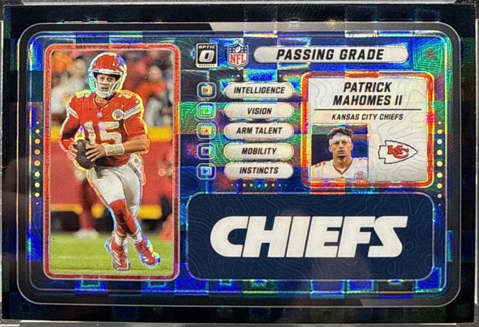 graded patrick mahomes card GradedGuard Metallic (PSA) main image 1