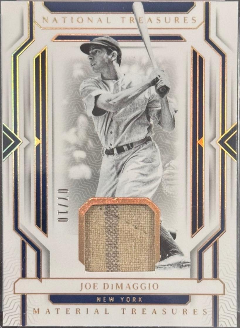 Joe DiMaggio  [Holo Gold] #26