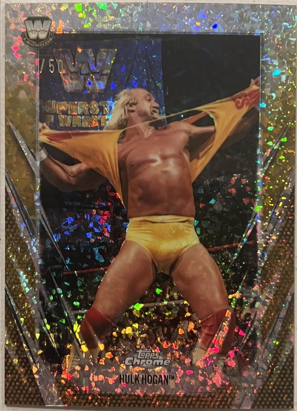 Hulk Hogan [Gold Mini Diamond Refractor] #25