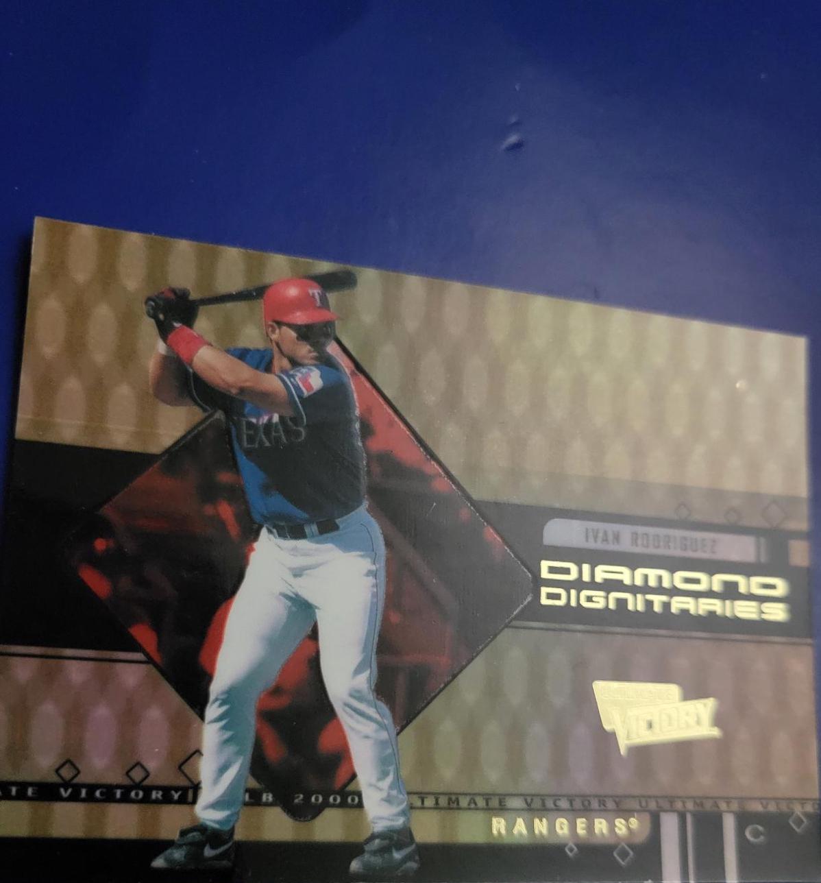 Ivan Rodriguez #D4 Baseball Cards 2000 Ultimate Victory Diamond Dignitaries