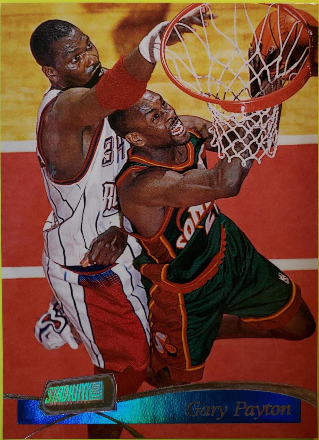 Gary Payton #4 Basketball Cards 1998 Stadium Club Chrome Refractor