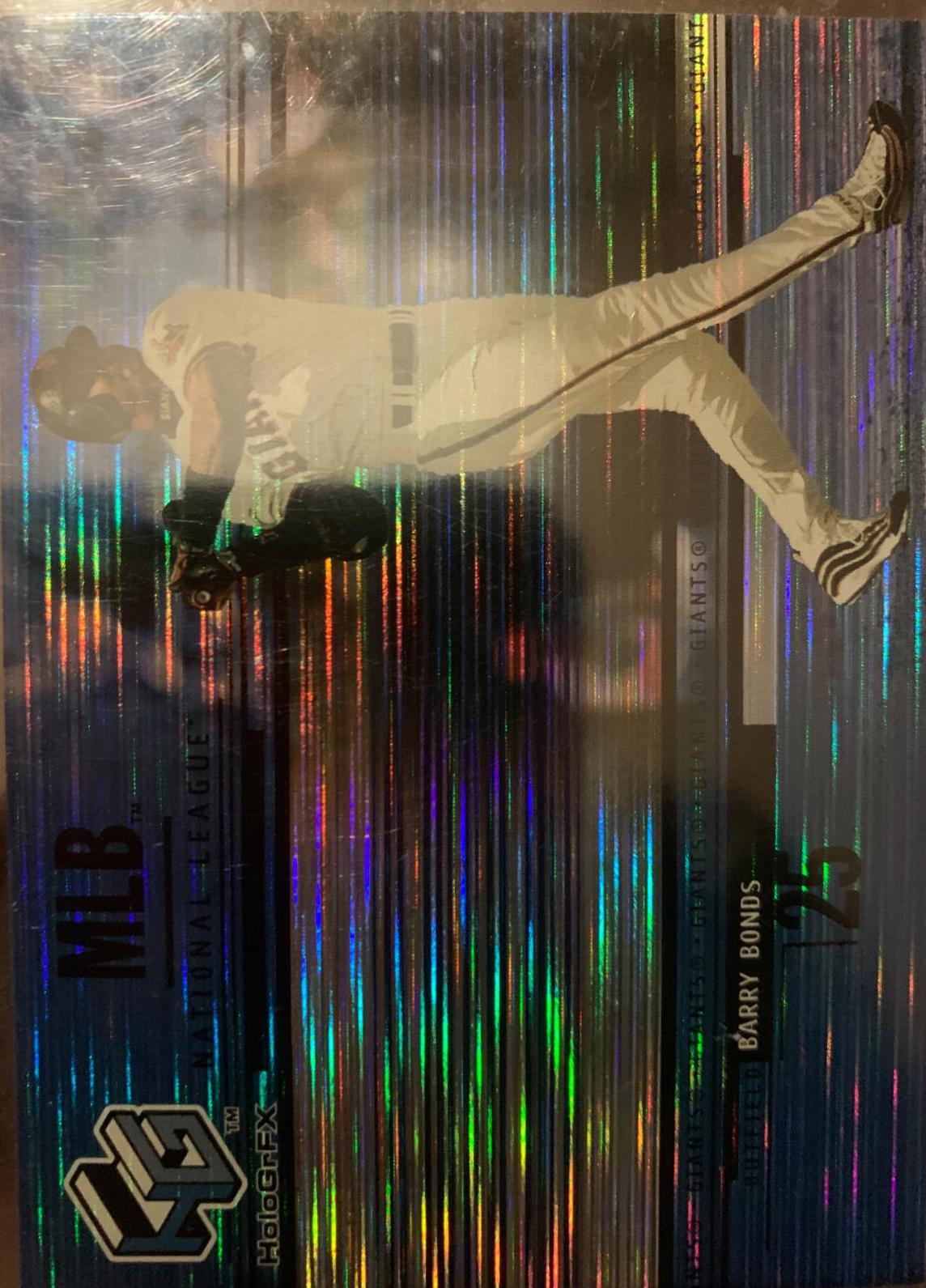 Barry Bonds #37 Baseball Cards 2000 Upper Deck Hologrfx
