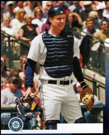 Dan Wilson #73 Baseball Cards 2004 Leaf
