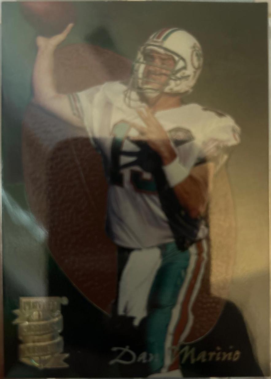 Dan Marino #7 Football Cards 1995 Playoff Absolute Pigskin Preview